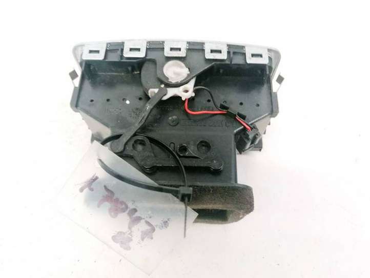 Audi A6 (2004 - 2008)  4F0819203C Центральный дефлектор