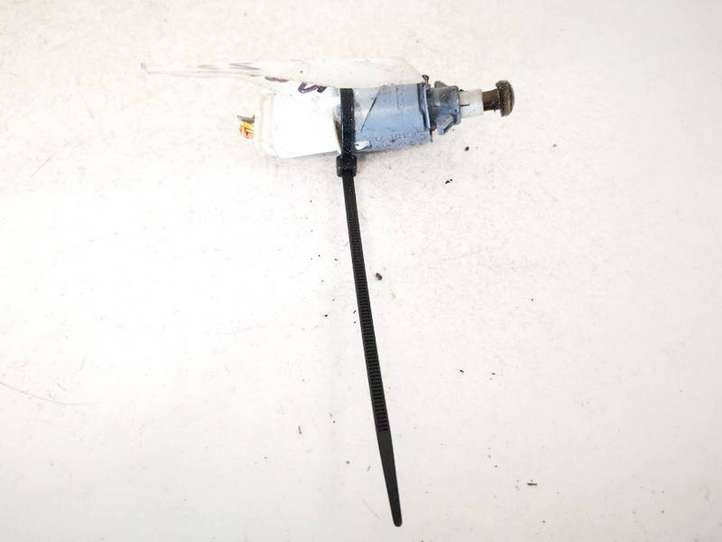 Renault Clio III (2005 - 2012)  8200168238 Датчик тормозной педали