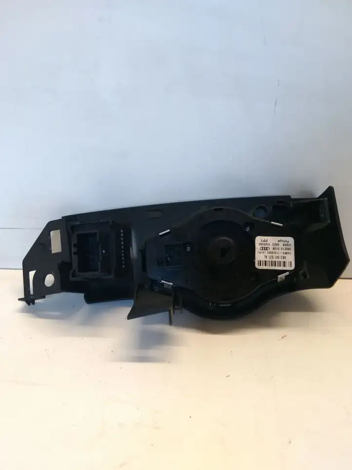 Audi A4 S4 B8 8K (2007 - 2011) 8K0942531AL Включатель фонарей — фото 2