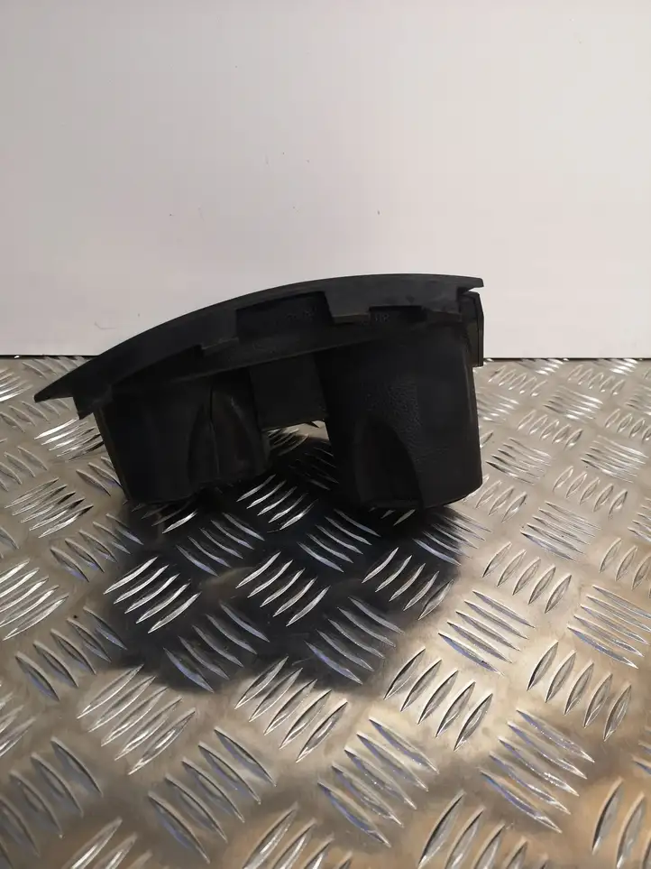 Jeep Cherokee (2001 - 2007) VT5898 Подстаканник — фото 4