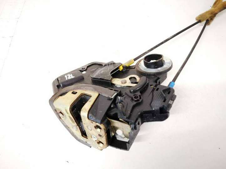 Toyota Corolla Verso AR10 (2004 - 2009)   Замок задней двери