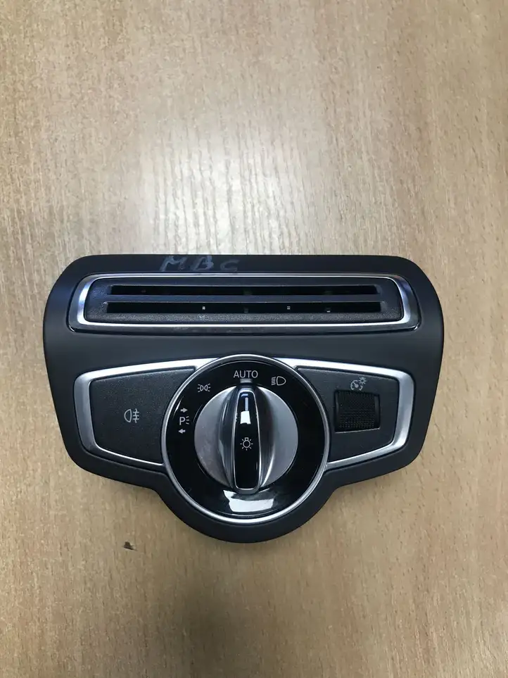 Mercedes-Benz C W205 (2014 - 2021) A2059057007 Включатель фонарей — фото 1
