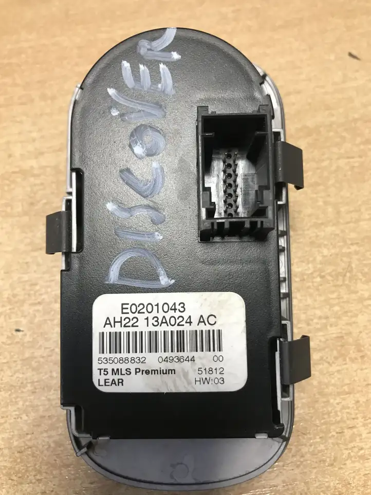 Land Rover Discovery 4 - LR4 (2013 - 2016) AH2213A024AC Включатель фонарей — фото 2
