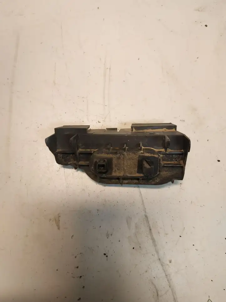 Toyota Corolla E120 E130 (2000 - 2004) 5256202010 Кронштейн заднего бампера — фото 1