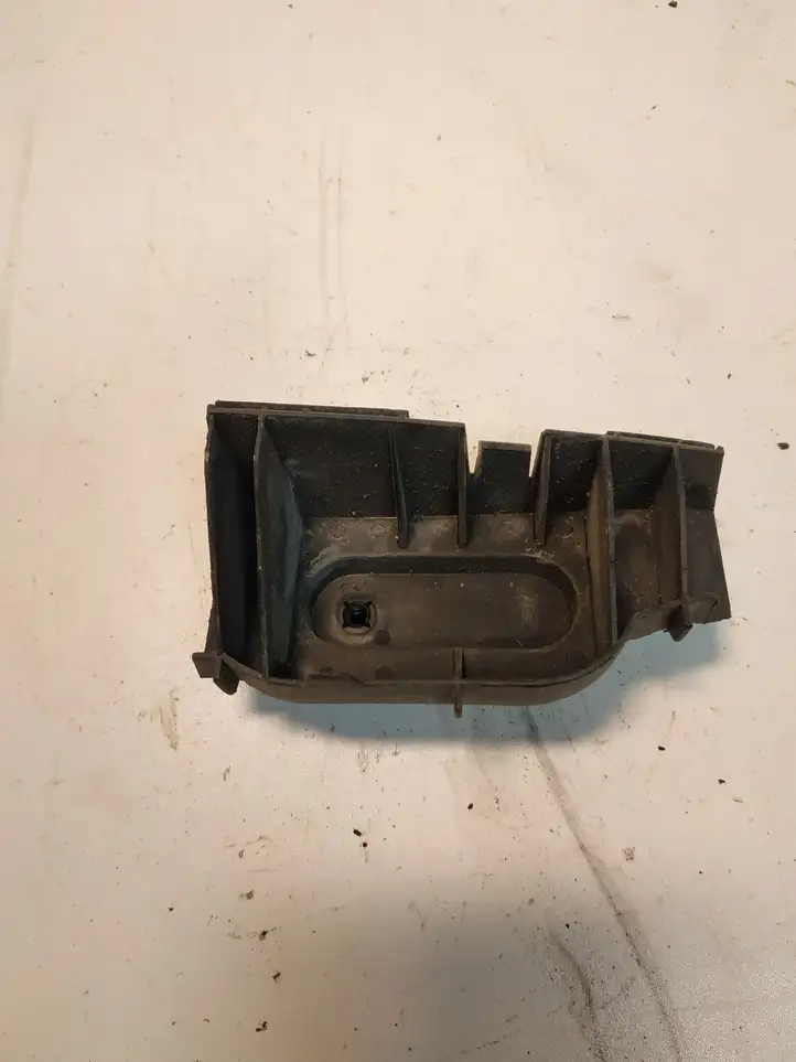 Toyota Corolla E120 E130 (2000 - 2004) 5256202010 Кронштейн заднего бампера — фото 4