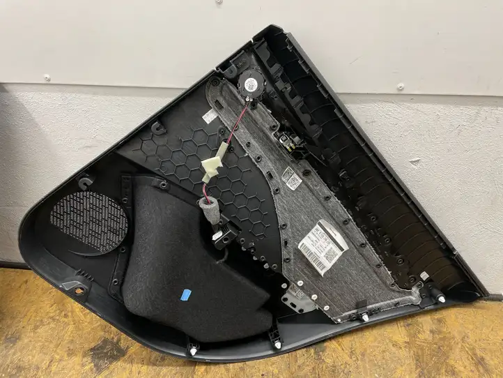 Skoda Octavia Mk4 (2019 - ) 5E7867023A Обшивка задней двери — фото 3