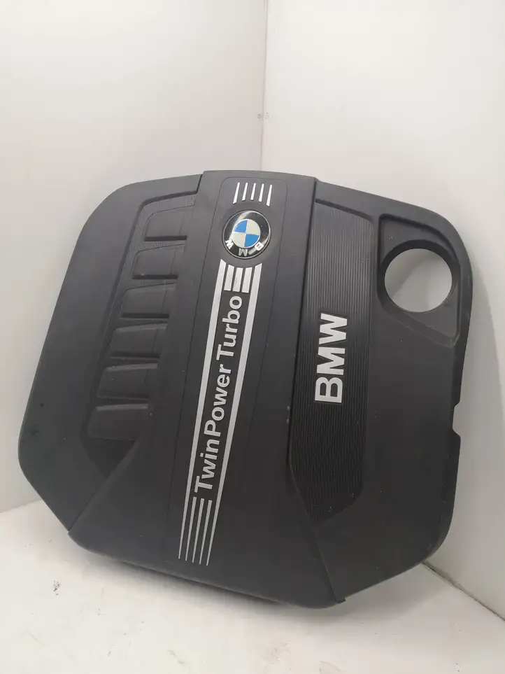 BMW 5 F10 F11 (2009 - 2016) 8513452 Крышка двигателя декоративная — фото 1