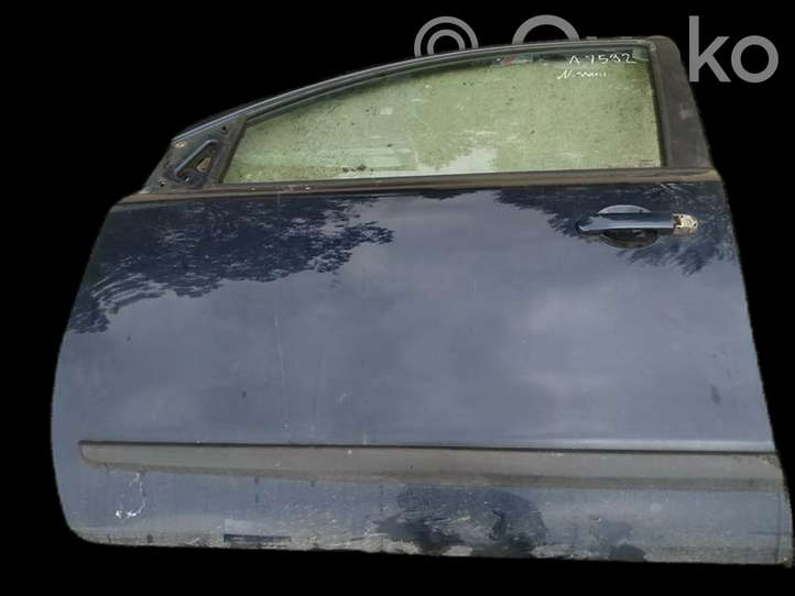 Nissan Note (E11) (2006 - 2014)  melynos Дверь