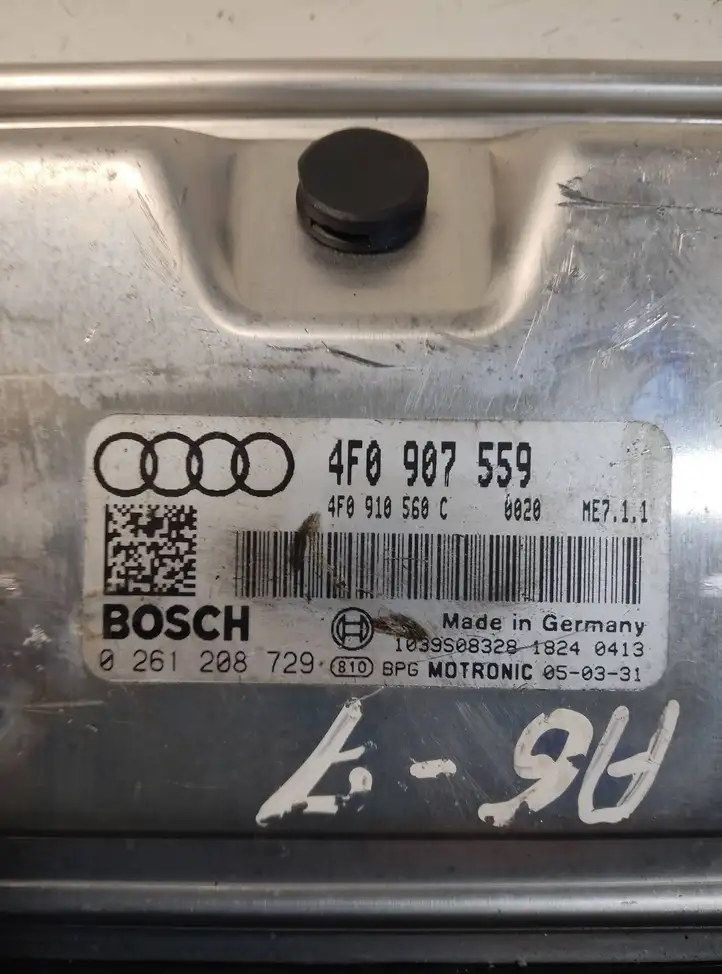 Audi A6 S6 C6 4F (2004 - 2008) 4F0907559 Блок управления двигателем (ЭБУ) — фото 2