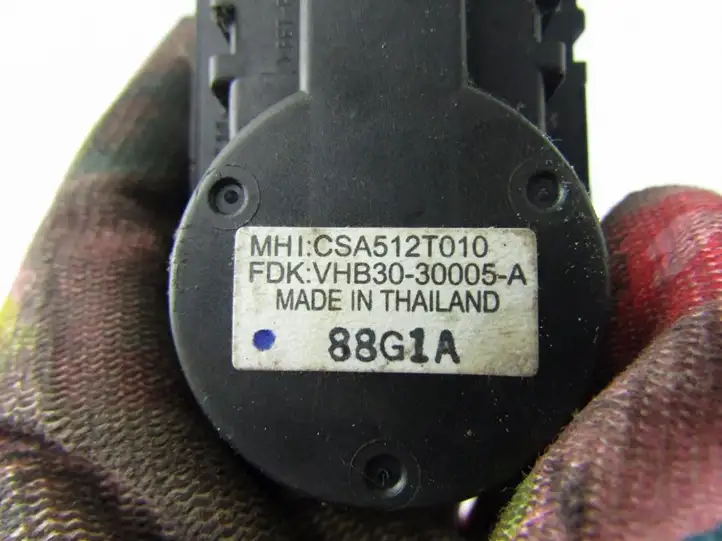 Peugeot 4007 (2007 - 2012) Двигатель задвижки потока воздуха — фото 2