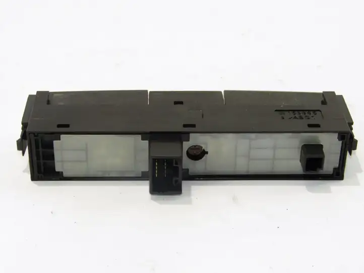 Toyota Corolla Verso AR10 (2004 - 2009) Включатель аварийных фонарей — фото 2