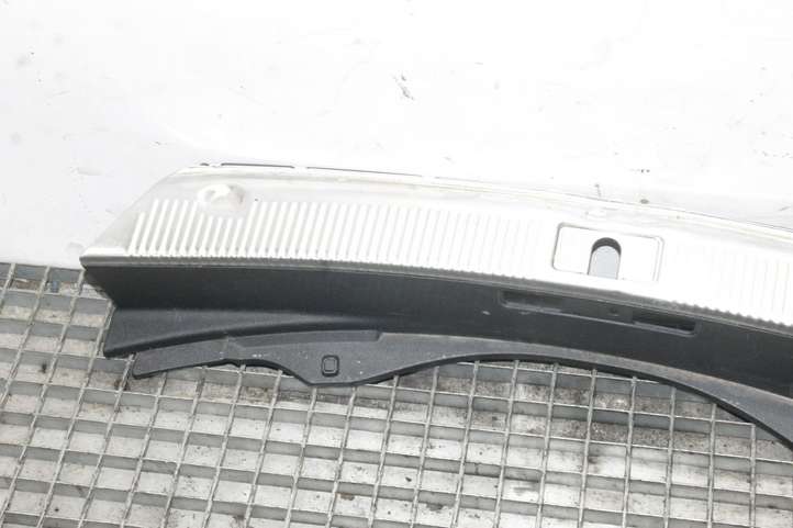 Audi A8 (2010 - 2014)  4H0863471 Отделка порога багажника