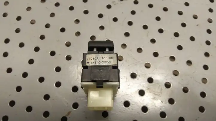 Toyota Avensis T250 (2006 - 2009) 8481005050 Блок кнопок стеклоподъемников — фото 2