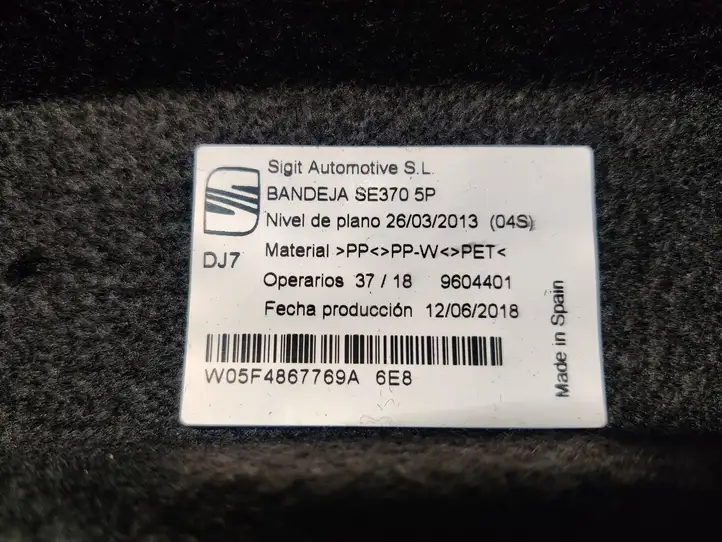 Seat Leon (5F) (2012 - 2019) W05F4867769A Шторка — фото 3