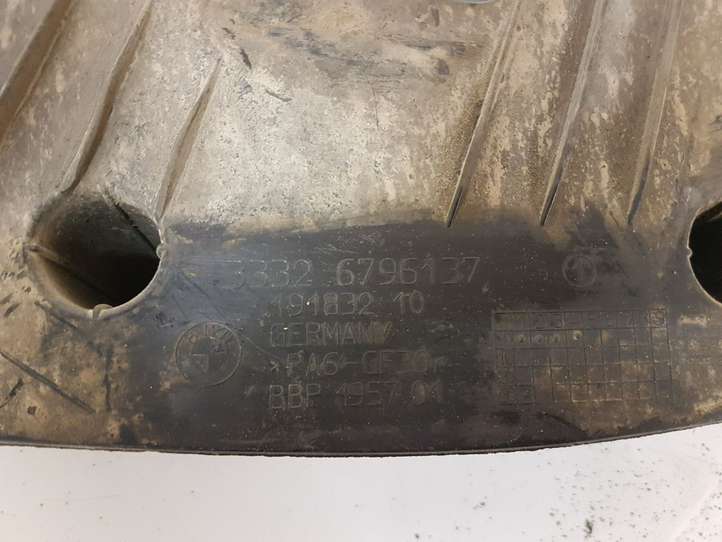 BMW 3 F30 F35 F31 (2012 - 2018)  33326796137 Защита дна задней ходовой части