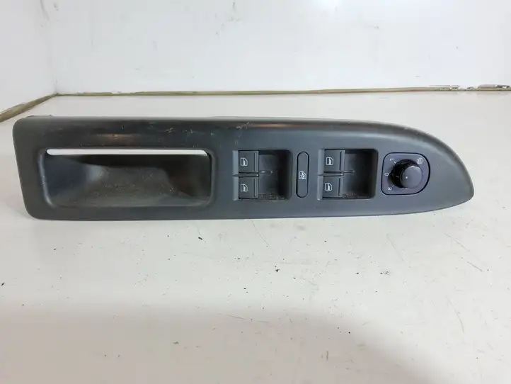 Volkswagen Golf Plus (2008 - 2014) 1K0959565L Кнопка стеклоподъемников — фото 1