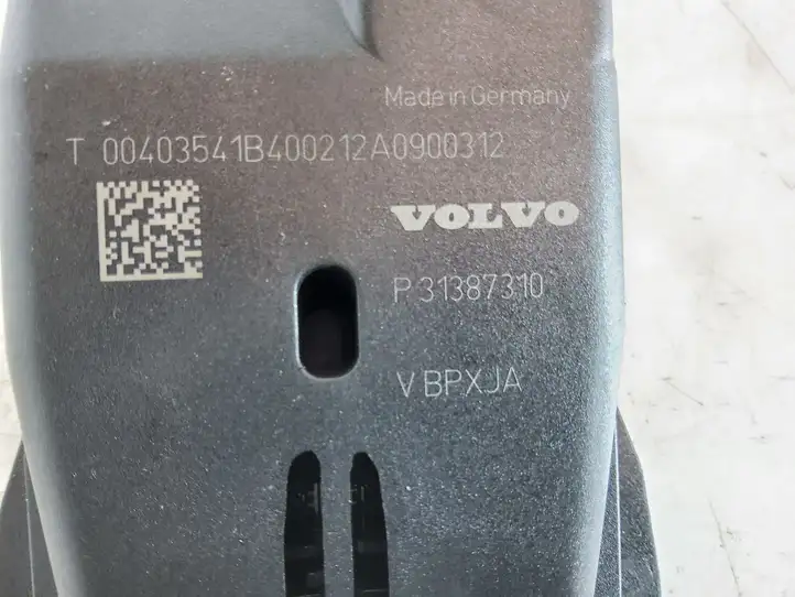 Volvo S60 (2010 - 2013) 31387310 Камера в лобовом стекле — фото 3
