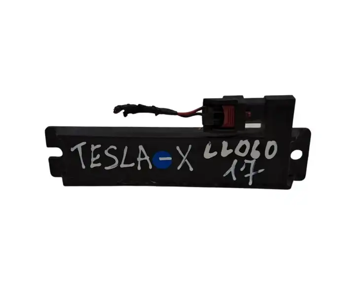 Tesla Model X (2015 - 2021) 104312900B Антенна бесключевого доступа — фото 1