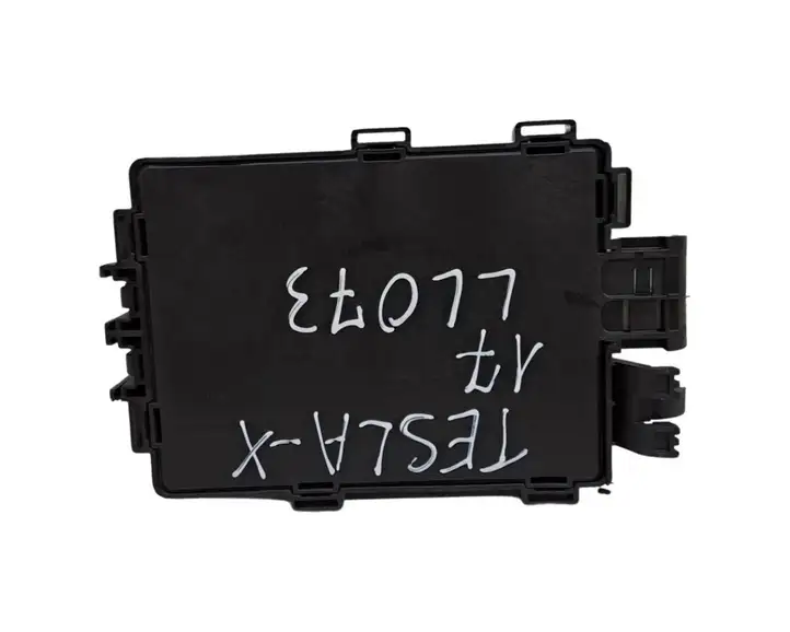 Tesla Model X (2015 - 2021)  109440901E Блок предохранителей