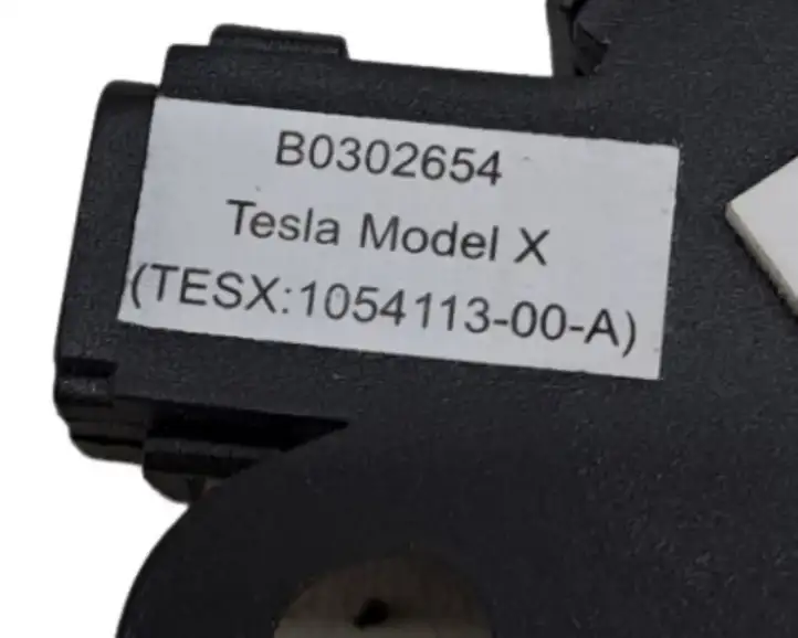 Tesla Model X (2015 - 2021) 105411300A Динамик парктроника (PDC) — фото 6