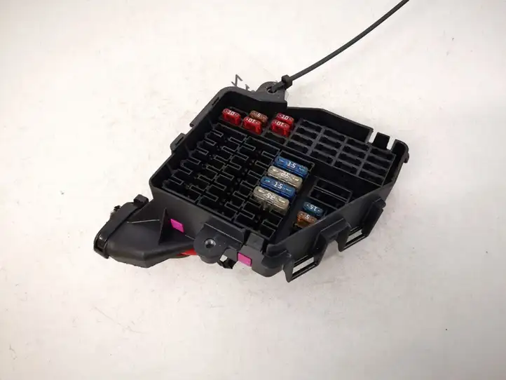 Audi A8 (2002 - 2005)  8d1941824 Ящик предохранителей (комплект)