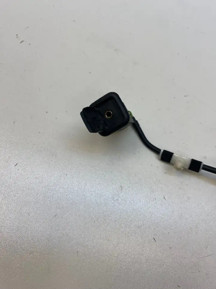 Audi A4 S4 B8 8K (2007 - 2011) 8K0035474 AUX разъем — фото 2