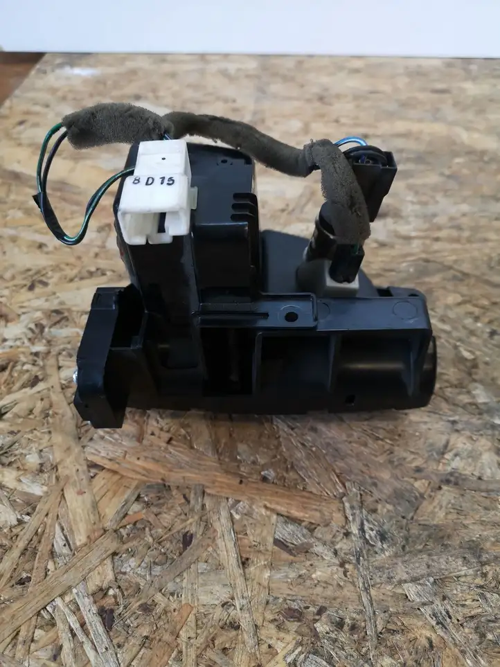 Hyundai H-1, Starex, Satellite (2007 - 2013) 845504H000 Передняя пепельница — фото 3