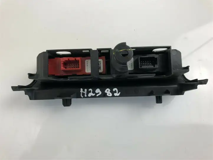 Audi S1 (2014 - 2019) 8X1857851LHD Мултифункционный включатель управления / ручка — фото 4