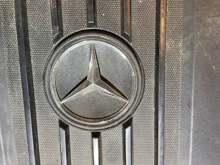 Mercedes-Benz C W204 (2007 - 2014) a6510101467 Крышка двигателя декоративная — фото 2