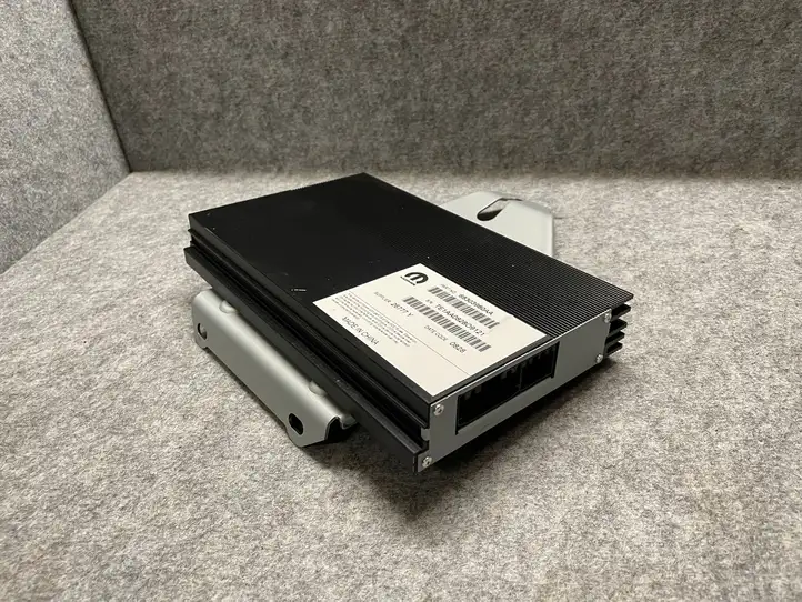 Dodge Durango (2013 - ) 68303980AA Усилитель звука — фото 1