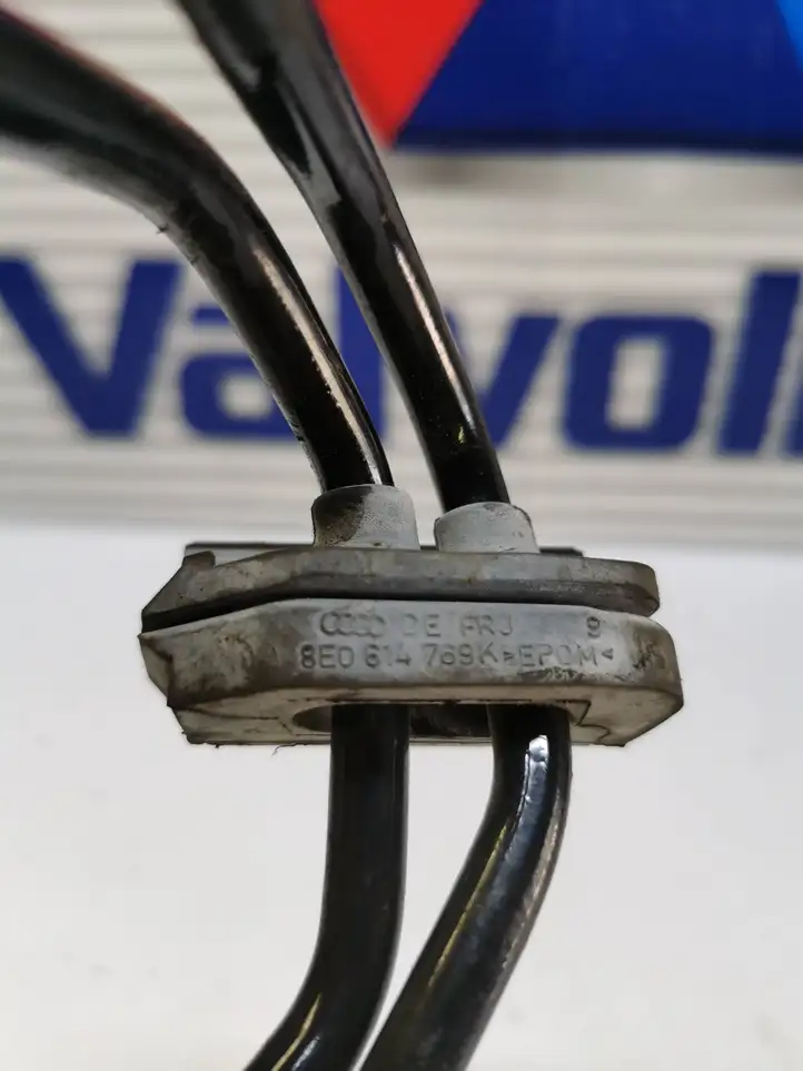 Audi A4 S4 B7 8E 8H (2004 - 2009) 8E0614769K Тормозные трубки главного тормозного цилиндра — фото 3
