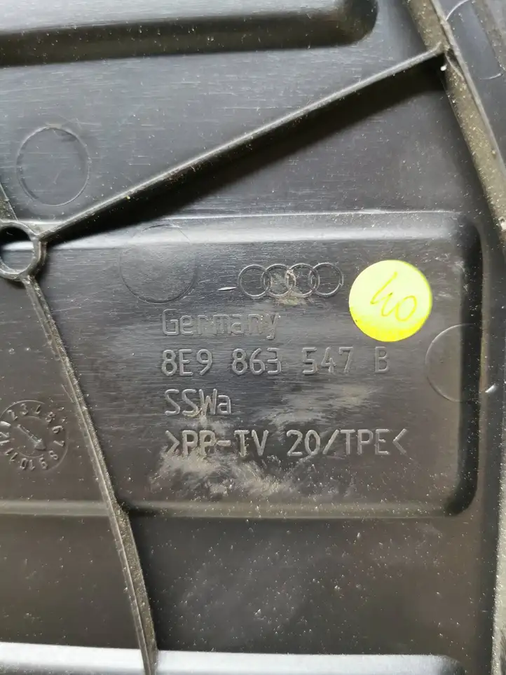 Audi A4 S4 B7 8E 8H (2004 - 2009) 8E9863547B Обшивка ниши запасного колеса — фото 3
