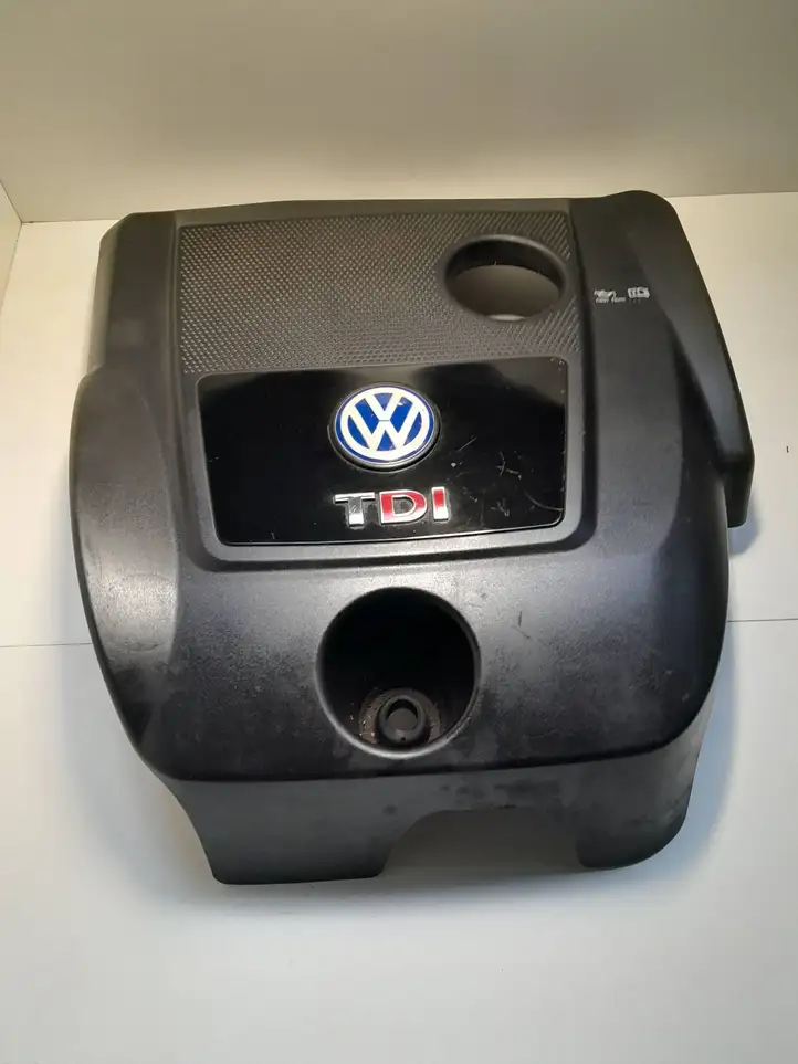 Volkswagen Bora (1998 - 2005) 038103925 Крышка двигателя декоративная — фото 1