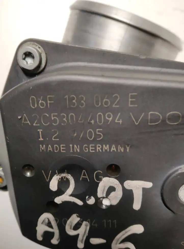 Audi A4 S4 B7 8E 8H (2004 - 2009) 06F133062E Дроссельная заслонка — фото 2