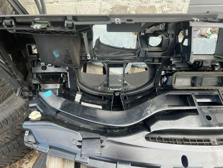 Volkswagen PASSAT B6 (2005 - 2010)  3C1857004H Панель
