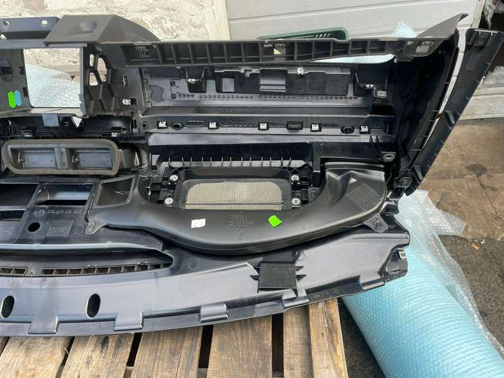 Volkswagen PASSAT B6 (2005 - 2010)  3C1857004H Панель