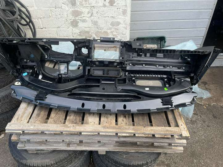 Volkswagen PASSAT B6 (2005 - 2010)  3C1857004H Панель