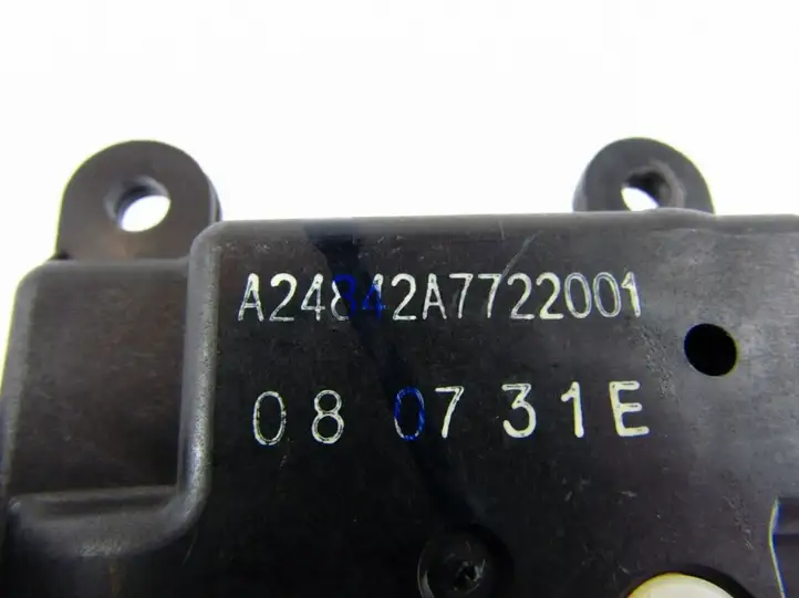 Nissan Qashqai (2006 - 2010) Двигатель задвижки потока воздуха — фото 5