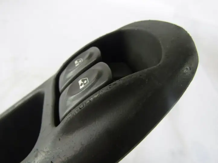 Renault Scenic I (1996 - 2003) Кнопка стеклоподъемников — фото 2