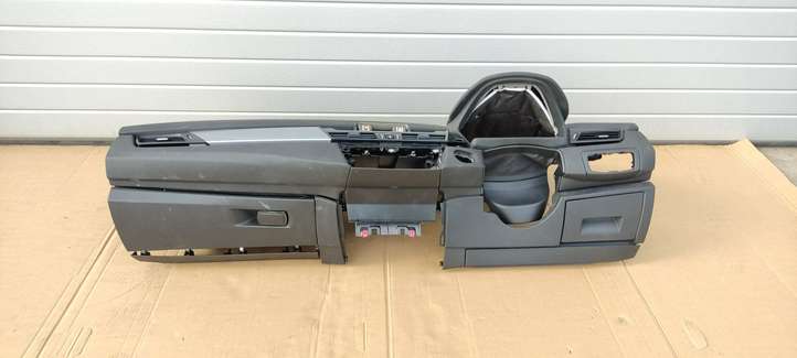 BMW 2 F45 (2014 - 2021)  9378912 Панель