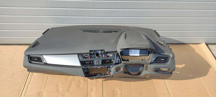 BMW 2 F45 (2014 - 2021)  9378912 Панель