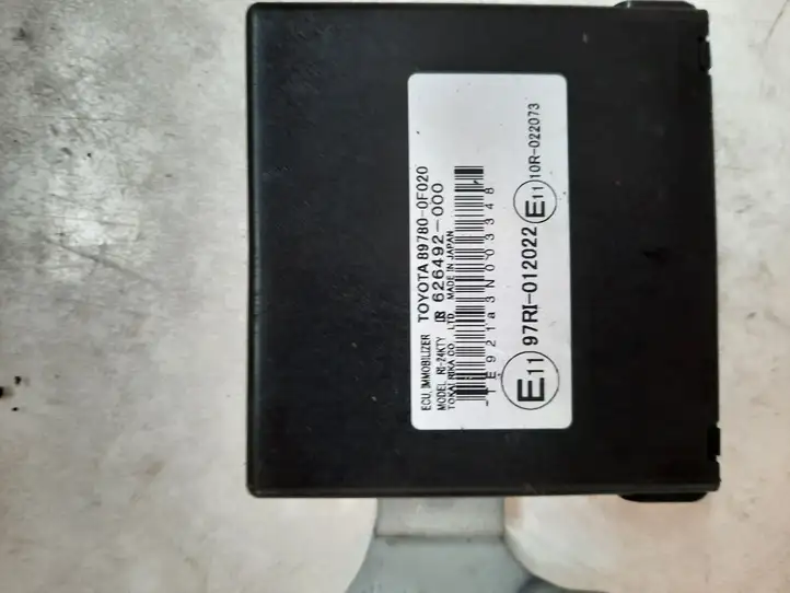Toyota Corolla Verso E121 (2001 - 2004) 897800F020 Блок иммобилайзера — фото 3