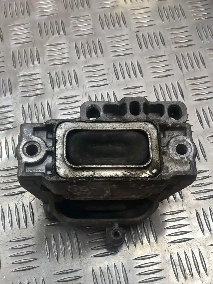 Volkswagen Touran I (2003 - 2010) 1K0199262AS Опора двигателя — фото 2