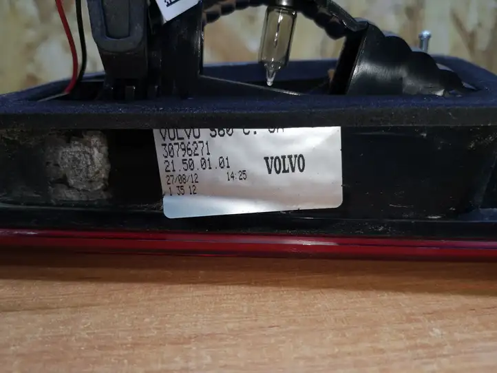 Volvo S60 (2010 - 2013) 30796271 Задний фонарь в крышке багажника — фото 3
