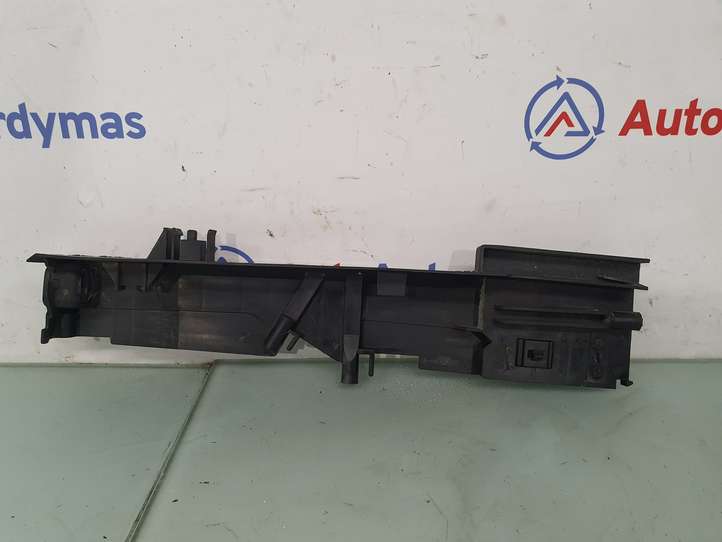 BMW 3 F30 F35 F31 (2012 - 2018)  17117600536 Боковая часть панели радиаторов (телевизора)