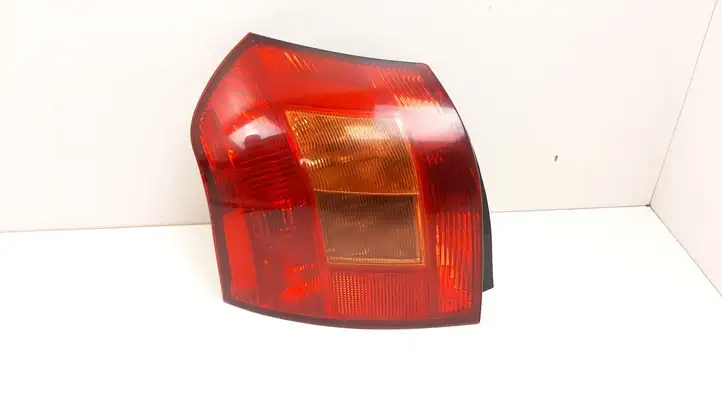 Toyota Corolla E120 E130 (2000 - 2004) 0121219H1LR Задний фонарь в кузове — фото 1