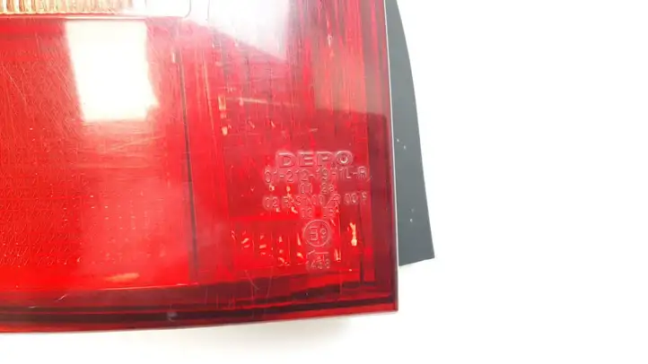 Toyota Corolla E120 E130 (2000 - 2004) 0121219H1LR Задний фонарь в кузове — фото 4