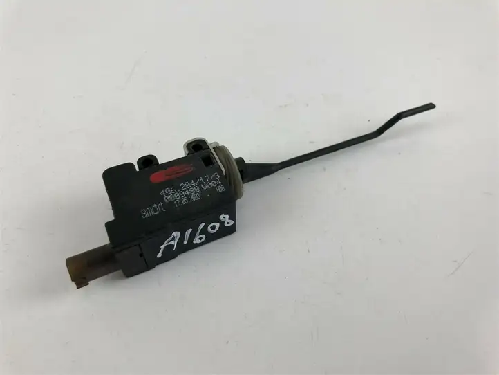 Smart Roadster (2003 - 2006) 0009480V004 Крышка топливного бака — фото 1