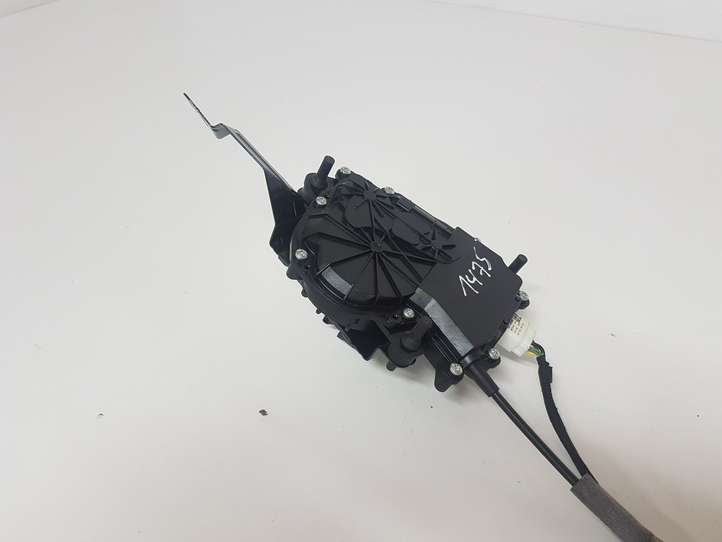 BMW 3 F30 F35 F31 (2012 - 2018)  5124726954302 Притягиватель задней крышки