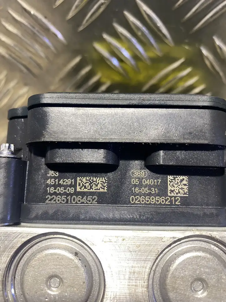 Subaru Forester SJ (2013 - 2018) 2265106452 ABS блок — фото 5